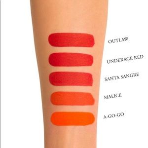 Kat Von D Makeup - Santa Sangre Everlasting liquid lipstick 6.6 ml Kat Von D Makeup - Santa Sangre Everlasting liquid lipstick 6.6 ml
